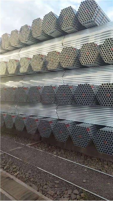 צינורות פלדה ERW עם ASTM A53 API 5L Gr B חומר